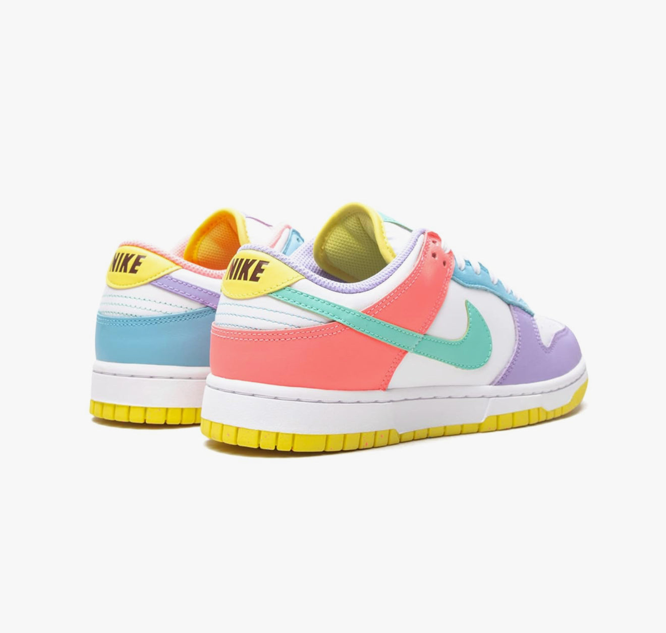 Nike Dunk Low SE
Easter Candy (Women's)